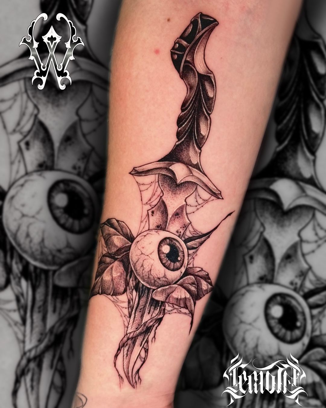 Tatouage par Lemothtontatoueur
