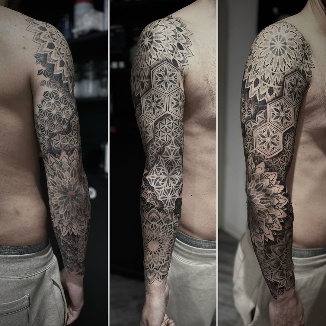 Tatouage par Chavi Tattoo