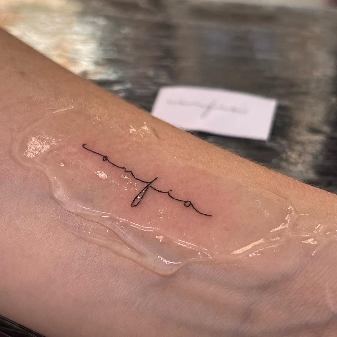 Tatouage par Ann Handpoke Tattoo
