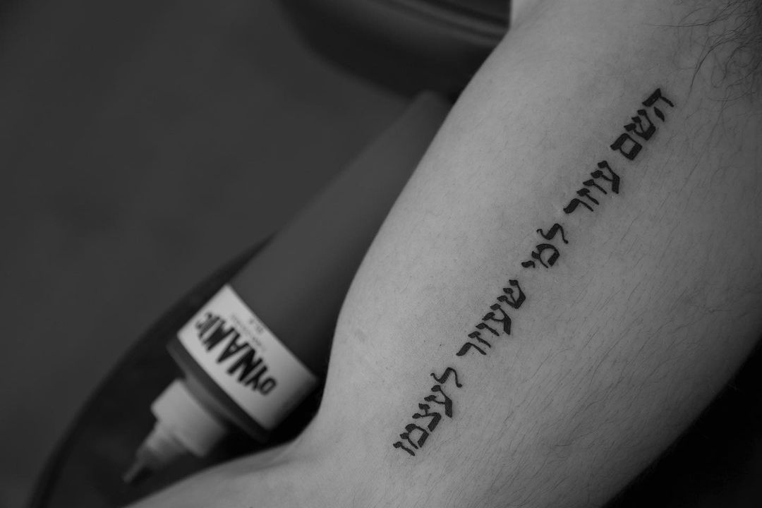 Tatouage par Tasso Argy