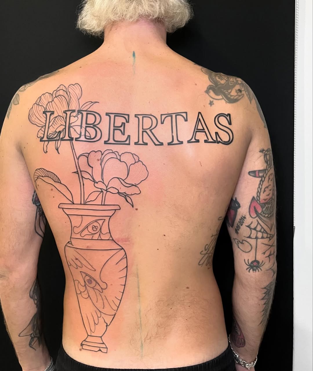 Tatouage par Sɪʟᴠɪᴀ ʙᴇʀᴛᴏʟᴜᴄᴄɪ Tattoos