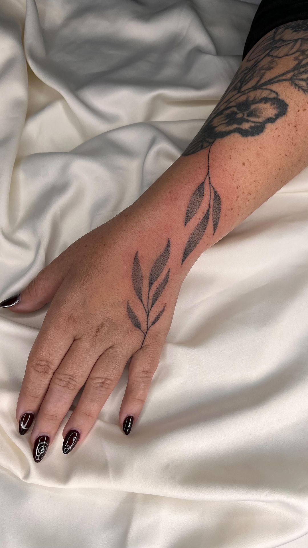 Portfolio de Flori Tatouage Ornemental Handpoke Toulouse