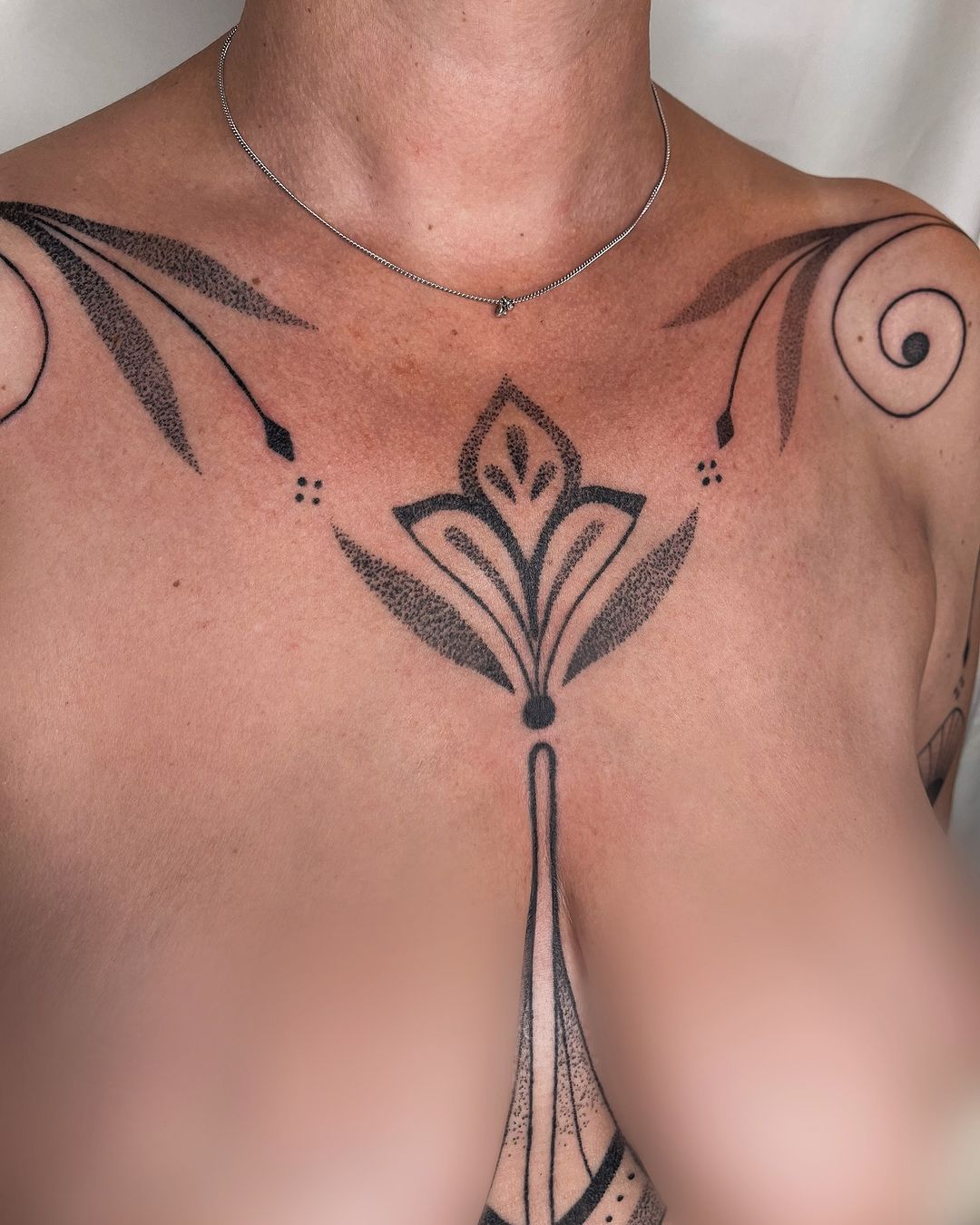 Portfolio de Flori Tatouage Ornemental Handpoke Toulouse
