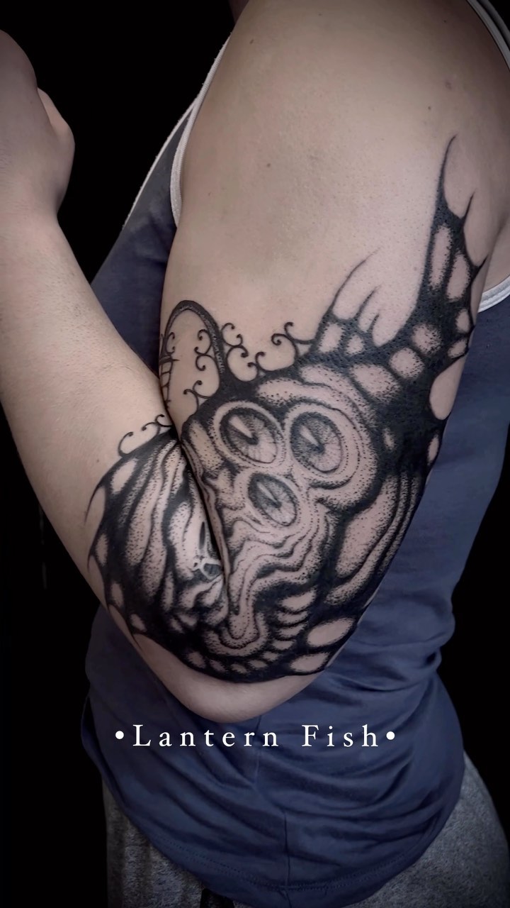 Tatouage par Veks Van Hillik Tattoo