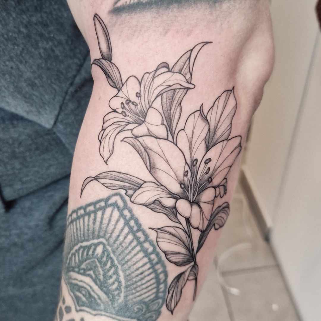 Tatouage par Ótta Ink