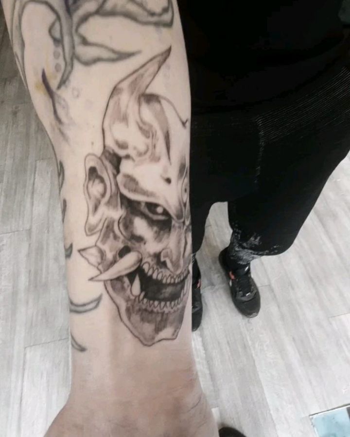 Tatouage par Snake Tattoo