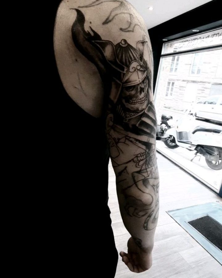 Tatouage par Snake Tattoo
