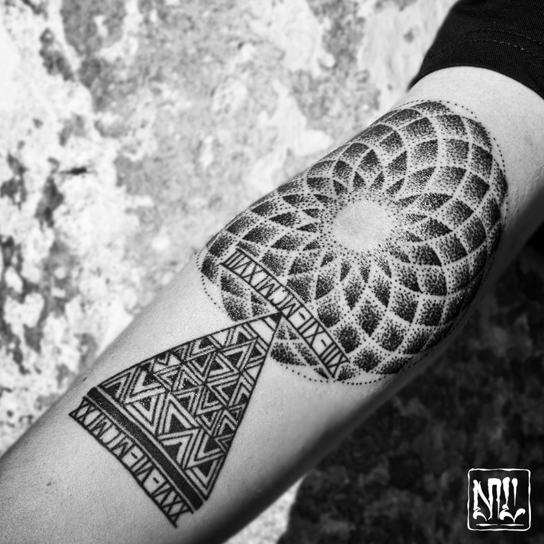 Tatouage par Mike Laima Tattoo Design Photography