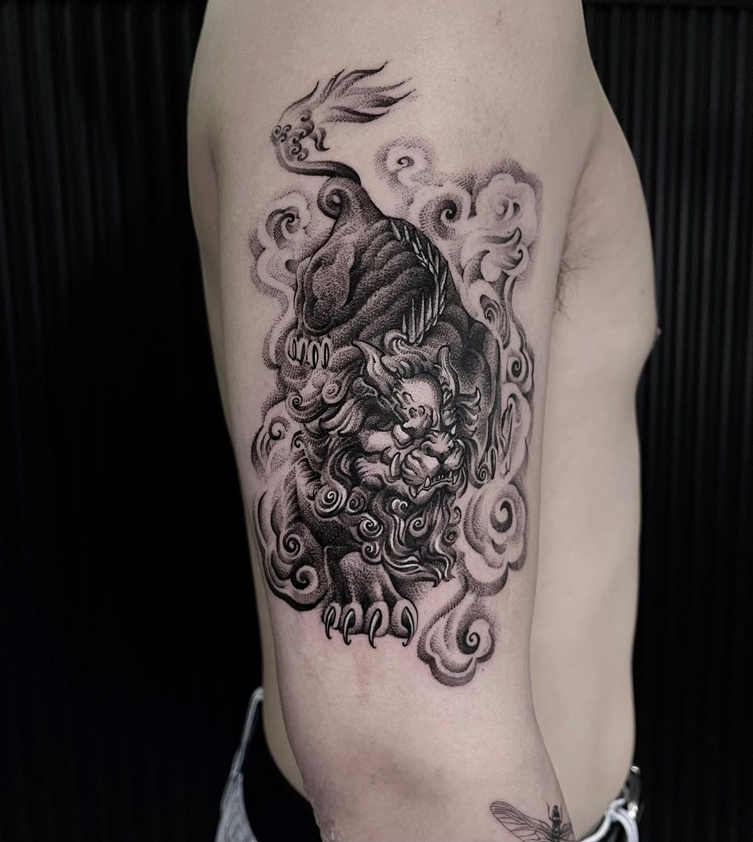Tatouage par Trần Gia Vy