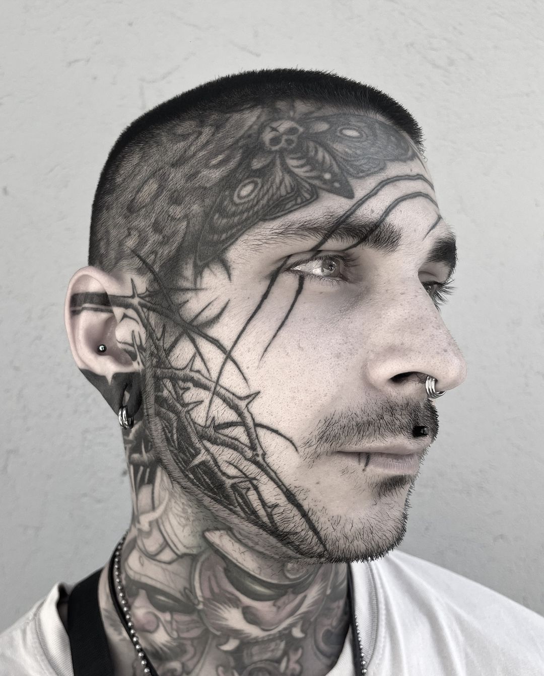 Tatouage par YΛӨ