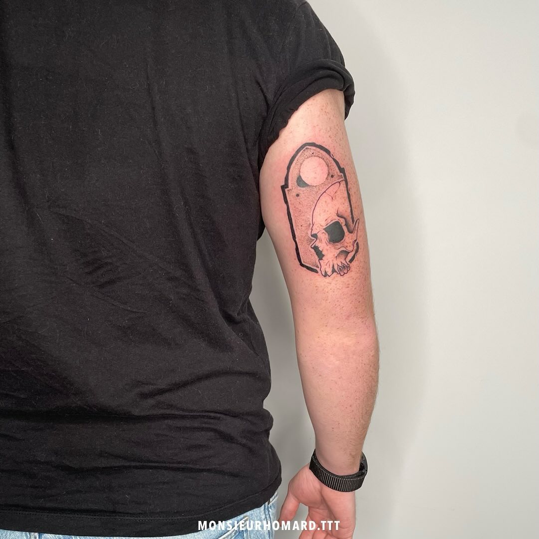 Tatouage par Monsieur Homard Tatoueur Maurepas