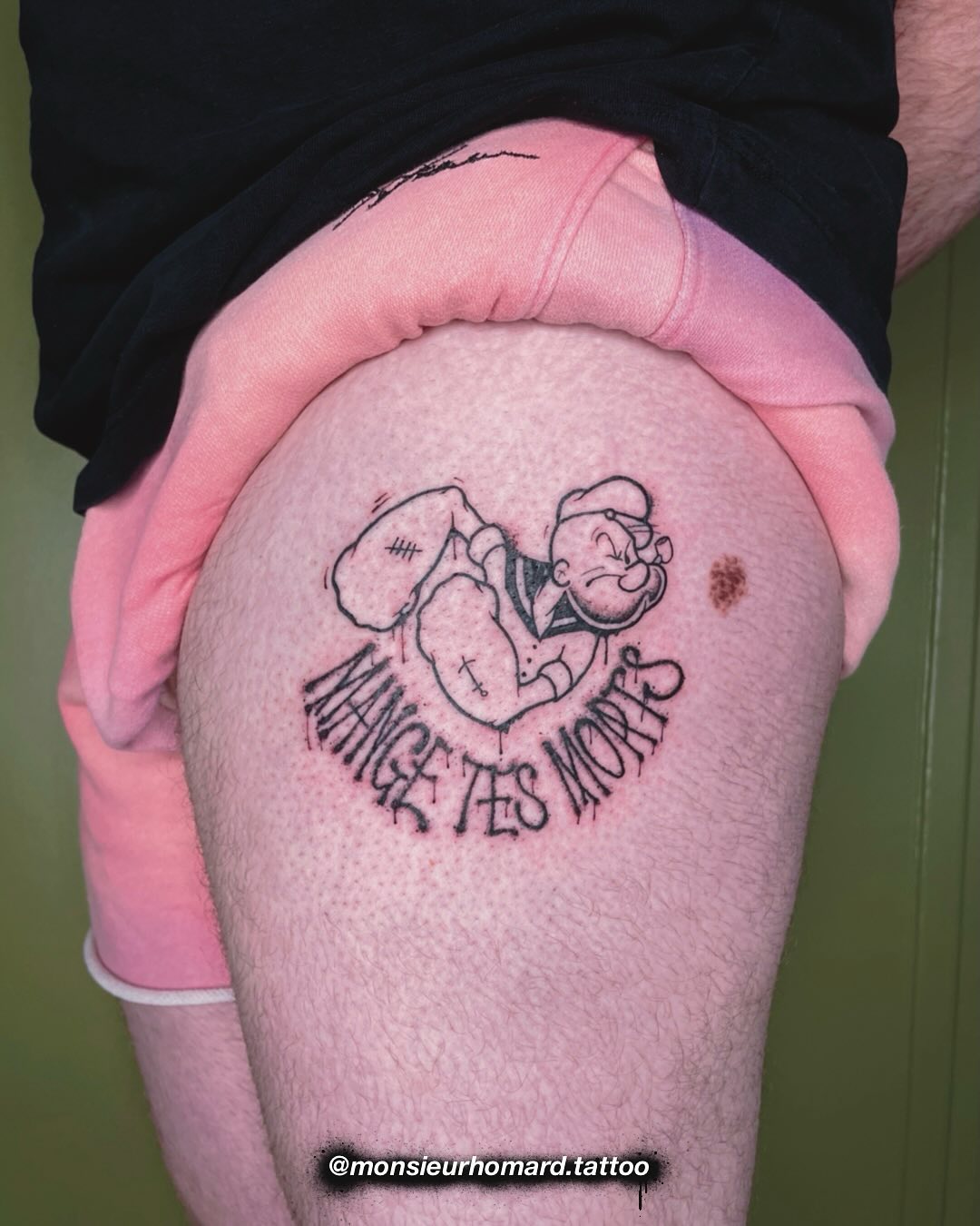 Tatouage par Monsieur Homard Tatoueur Maurepas