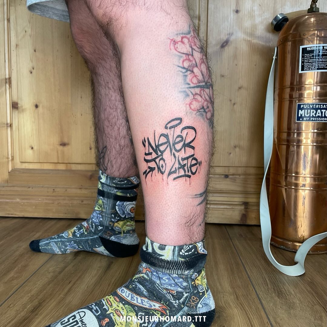 Tatouage par Monsieur Homard Tatoueur Maurepas