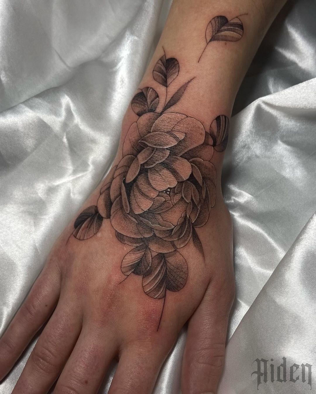 Tatouage par Aiden Tatoueuse