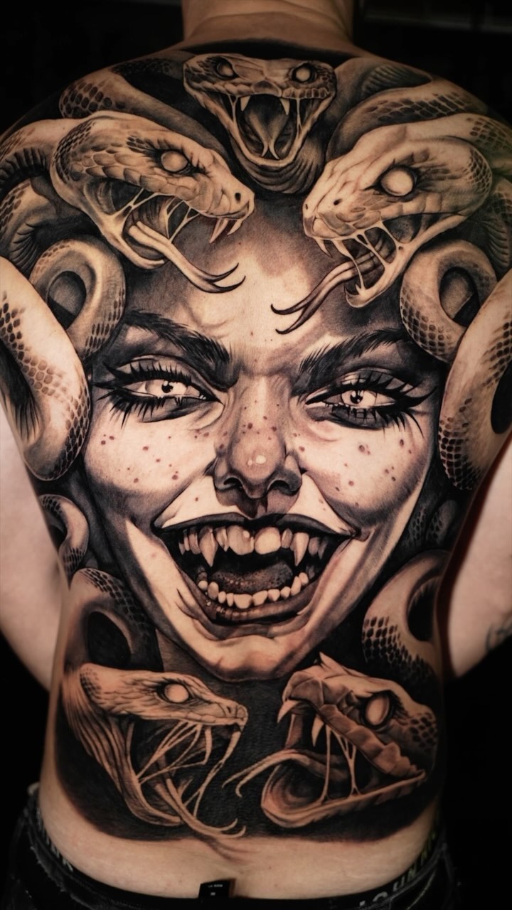 Tatouage par Kuro Sumi Tattoo Ink