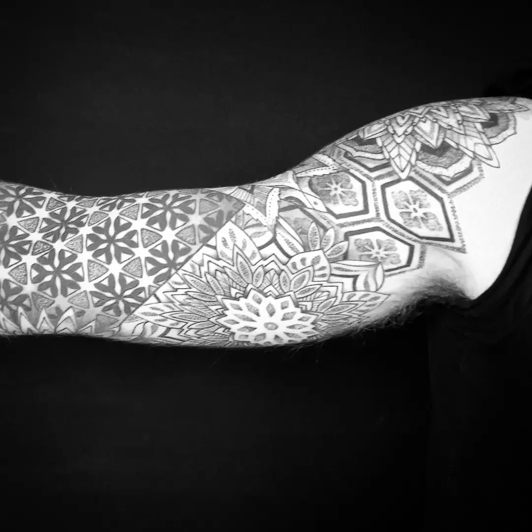 Tatouage par Léo Kee-Pa