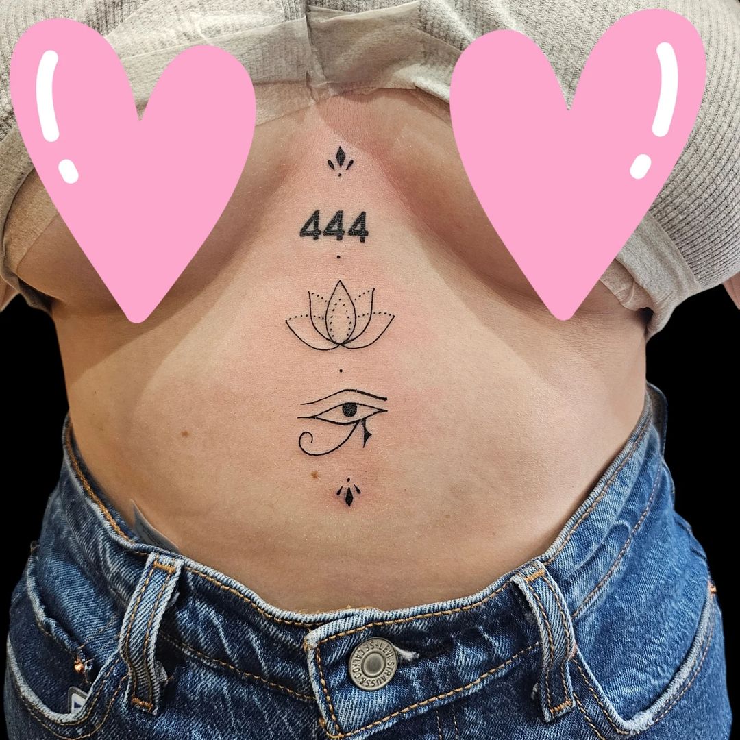 Tatouage par TIA Tattoo