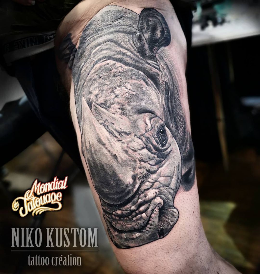 Tatouage par Kustomtattooparis