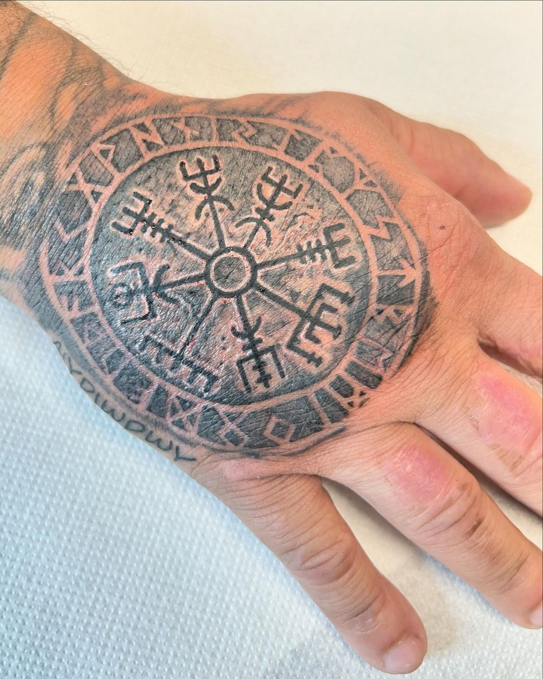 Tatouage par Yohann Ruelin