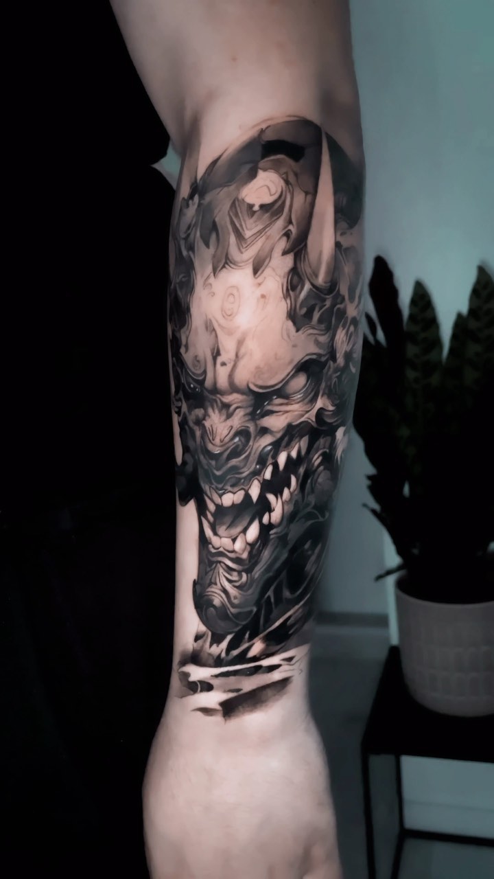Portfolio de Fullblack Black Ornemental Realism Tattoo